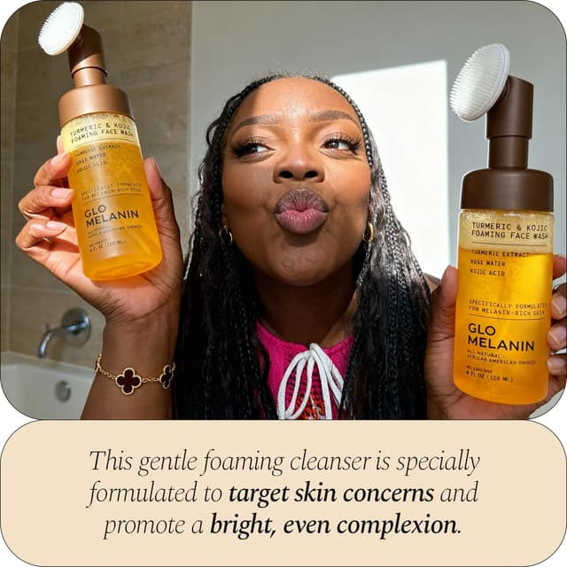 Detalle 2 de Glo Melanin Turmeric & Kojic Foaming Face Wash with Scrubber Top (4 fl oz)
