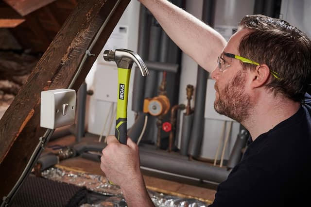 Thumbnail 5 de RYOBI Marteau a griffe 560 g