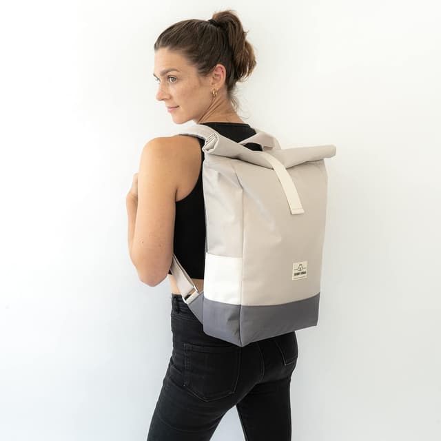 Detalle 2 de Johnny Urban Rucksack Ryan Rolltop mit Laptopfach bis 15,6 Zoll – Damen & Herren