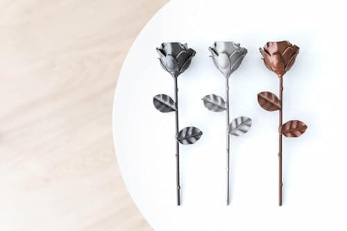 Detalle 2 de Forging Art Bcn Rosa Eterna de hierro forjado a mano (Gris) – regalo para Día de la Madre y aniversarios