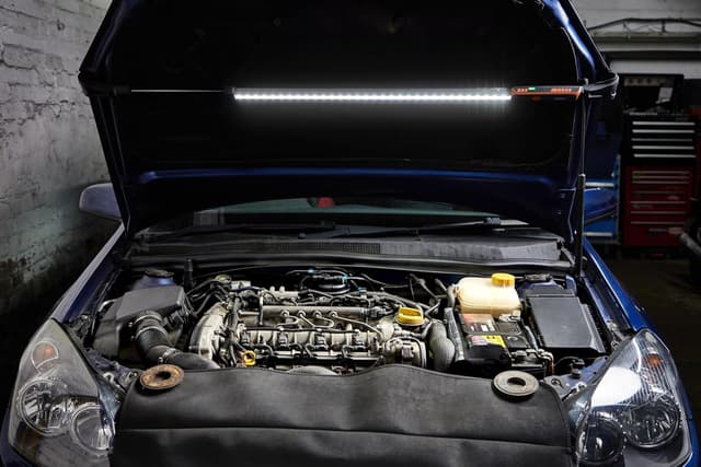 Detalle 2 de OSRAM LEDIL415 - Lámpara de mano LED 1200 lúmenes 🔦