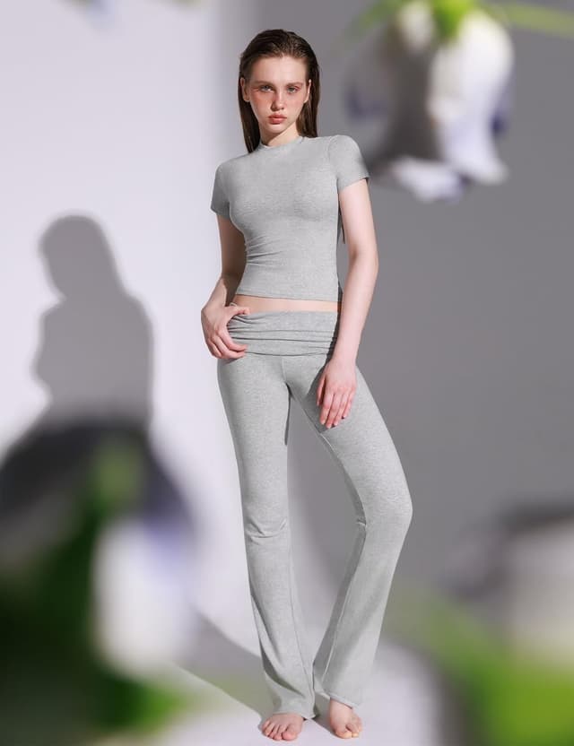 Detalle 2 de PUMIEY Women’s 2-Piece Lounge Set (Nap Collection): Short Sleeve Top + Fold-Over Flare Pants