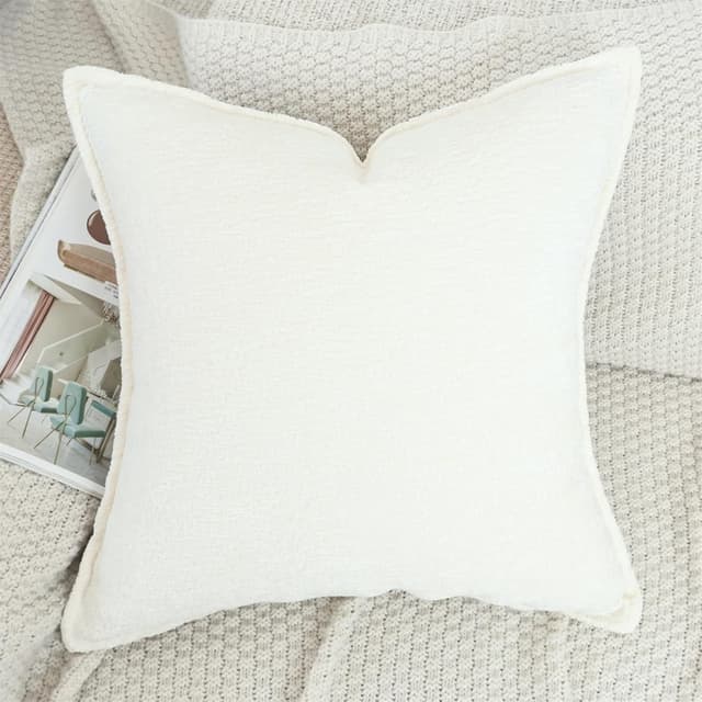 Detalle 2 de OYIMUA Set of 2 Chenille Cushion Covers (50cm x 50cm) – Cream square throw pillow cases