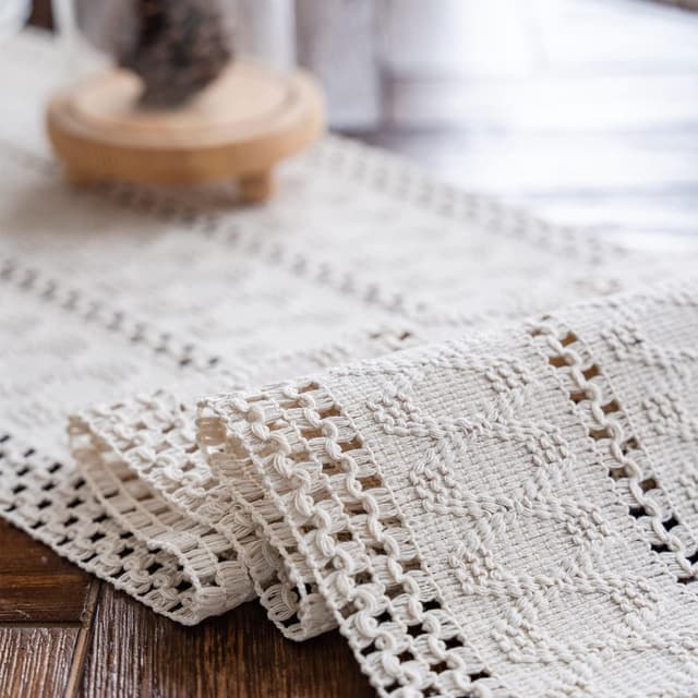 Detalle 1 de Alynsehom Macrame Table Runner in Cream Beige (12 x 108 in) with Tassels