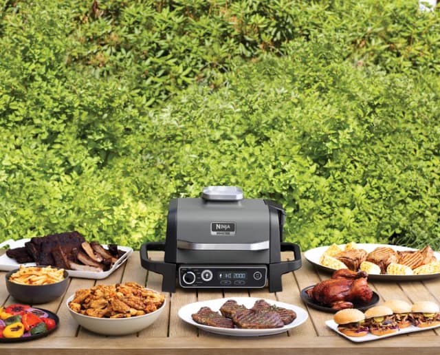 Thumbnail 7 de Ninja Woodfire Outdoor Grill OG701EU – kompakter Elektrogrill mit Smoker-Box