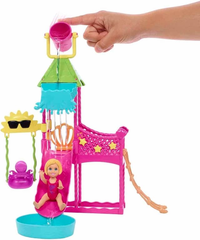Detalle 2 de Skipper doll and waterpark playset with working slide and puppy squirting toy