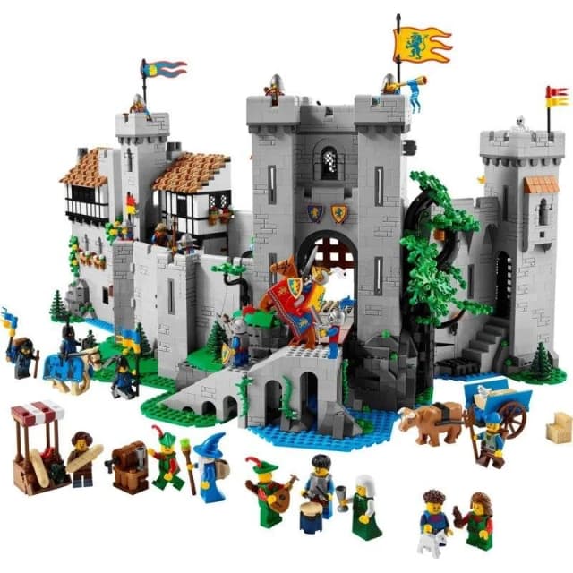 Detalle 2 de LEGO Icons Castillo de los Caballeros del León 10305 (4.514 piezas)