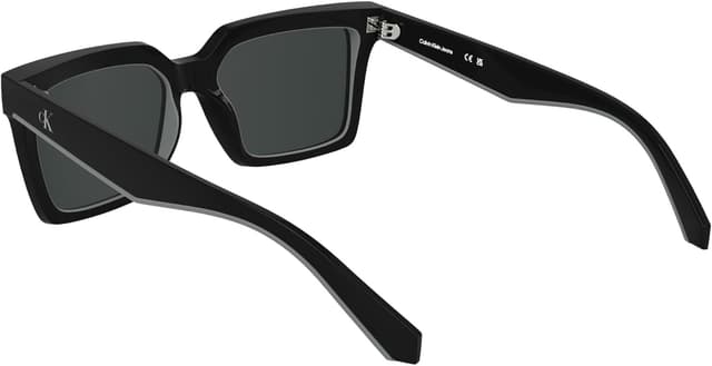 Detalle 2 de Calvin Klein Jeans CKJ25602S occhiali da sole unisex neri con lente grigio pieno