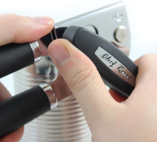 Detalle de Chef Remi Tin Opener Durable can opener for elderly 🥫
