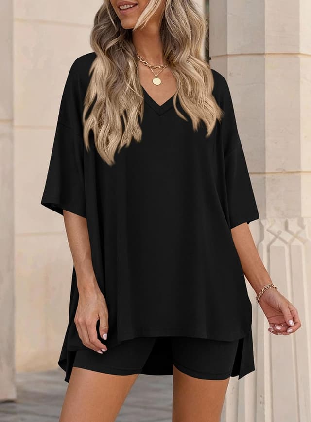 Detalle de PRETTYGARDEN 2-Piece Women’s Summer Lounge Set with V-Neck Oversized Shirt and High-Waist Biker Shorts