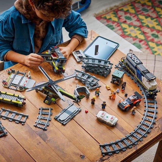 Thumbnail 1 de LEGO City Trains Asalto al Tren de Policía 60508