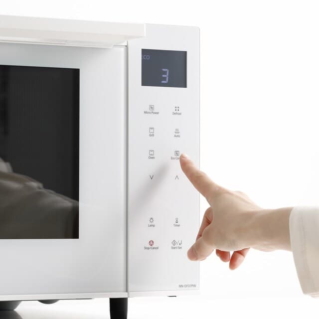 Detalle 2 de Panasonic NN-DF37PWEPG microondas 23 L