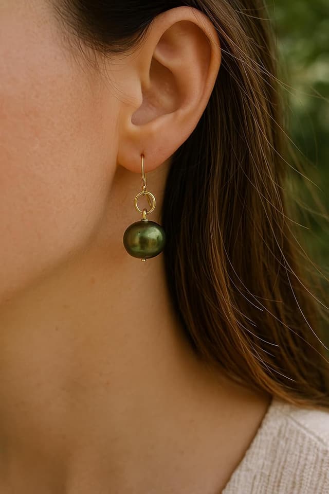 Detalle de Olivgrüne Süßwasser-Zuchtperlen Gold Filled Tropfen Ohrringe – handgefertigte Geschenkidee