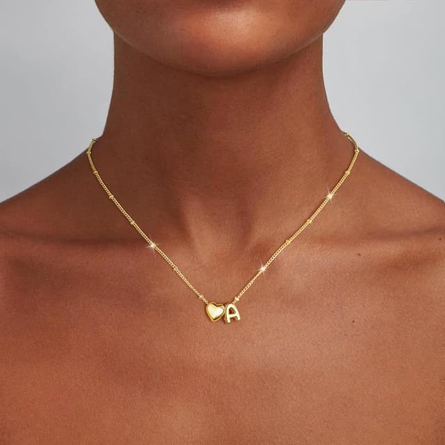 Detalle 2 de TINGN Gold Herz-Kette mit Buchstaben (A–Z) – 14K vergoldet, personalisierte Anhänger-Kette