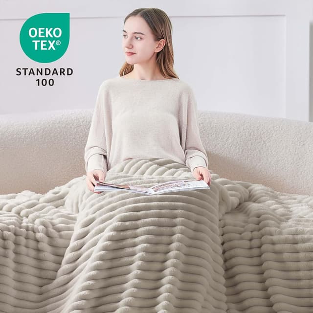 Detalle 2 de BEDELITE Kuscheldecke 150x200 Beige