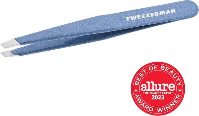 Detalle 2 de Tweezerman Slant Tweezer 25° eyebrow tweezers 💄