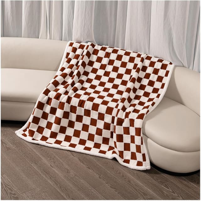 Detalle de Waterproof Pet Blanket in Brown Check (Jacquard Shag & Sherpa Fleece) — reversible sofa and bed throw for dogs and cats