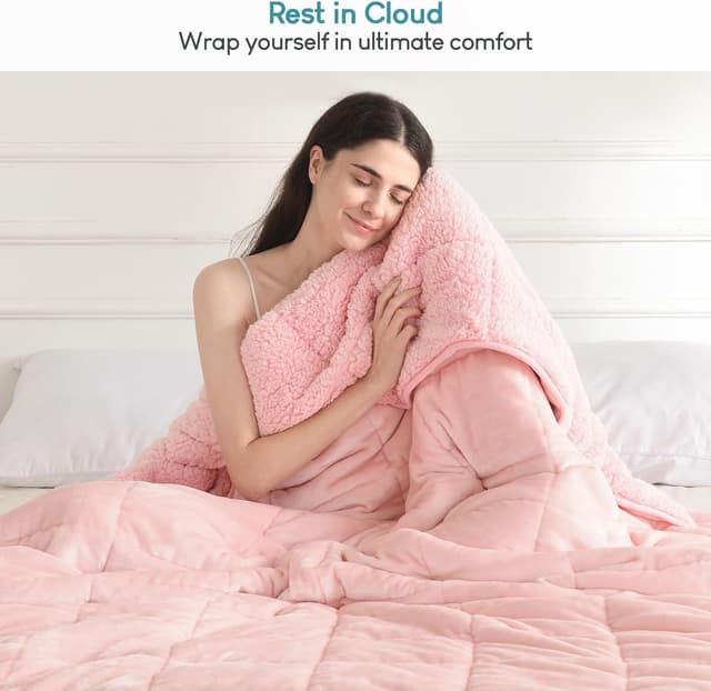 Detalle de Cottonblue Queen Size 15lb Sherpa Weighted Blanket (60 x 80 in) in Blush Pink