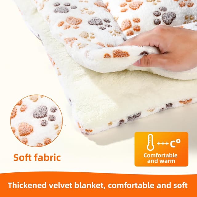 Detalle de THALWEN Soft Fleece Pet Sleeping Mat (Double-Sided) – White with Paw Print, 86x58cm