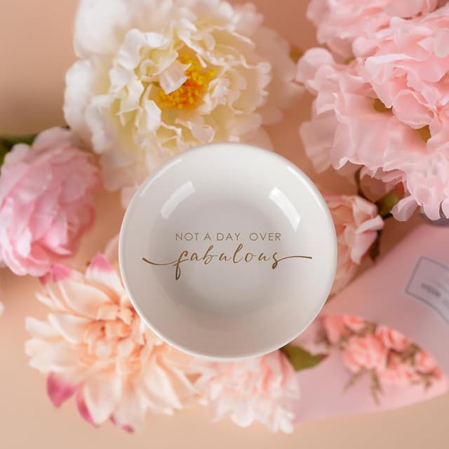 Detalle 1 de Birthday gifts basket for women 9-piece