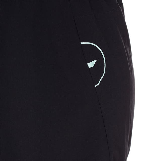 Detalle 2 de Trangoworld Gobi pantalón corto mujer 1 unidad
