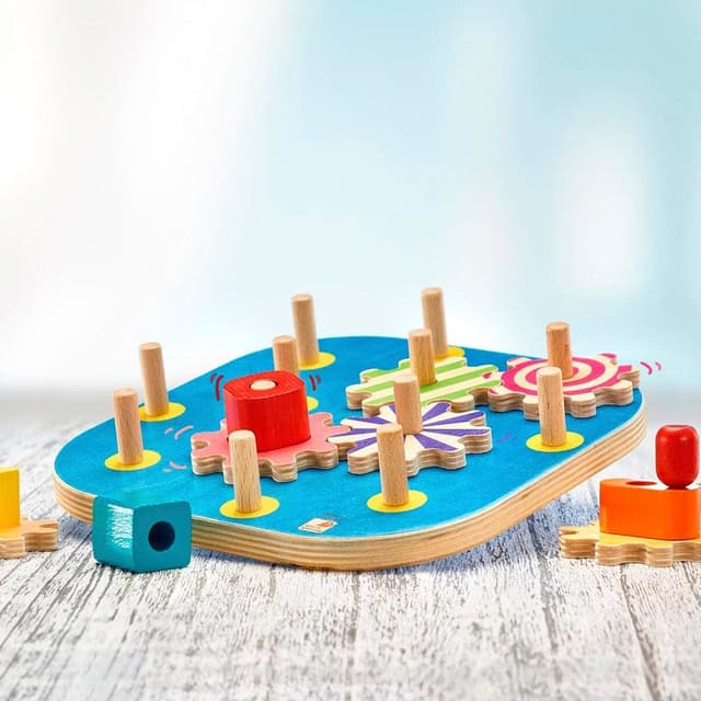 Detalle de Selecta 62011 Kurbelspaß aus Holz – Motorikspielzeug für 1 bis 3 Jahre