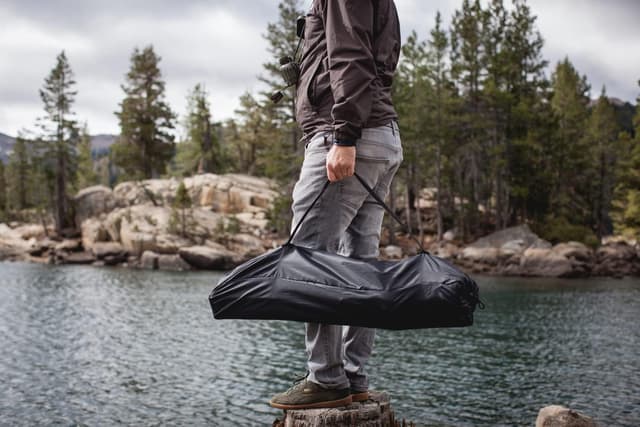 Detalle de Picnic Time NCAA PTZ Camp Chair (Black) — Portable folding beach & camping chair with carry bag