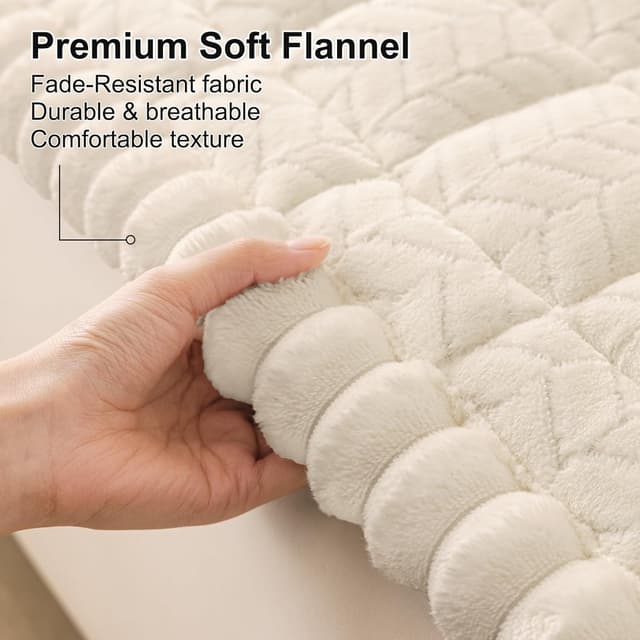 Detalle 2 de Smiry Non-Slip Fuzzy Couch Covers for Dogs (Beige) for 3-Cushion Sofas, Washable Slipcovers