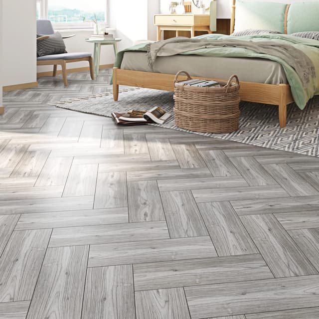 Detalle de Livelynine selbstklebende PVC-Fliesen mit Holzoptik Grau (32 Fliesen, 90 x 15 cm) für Wohn- und Schlafzimmer