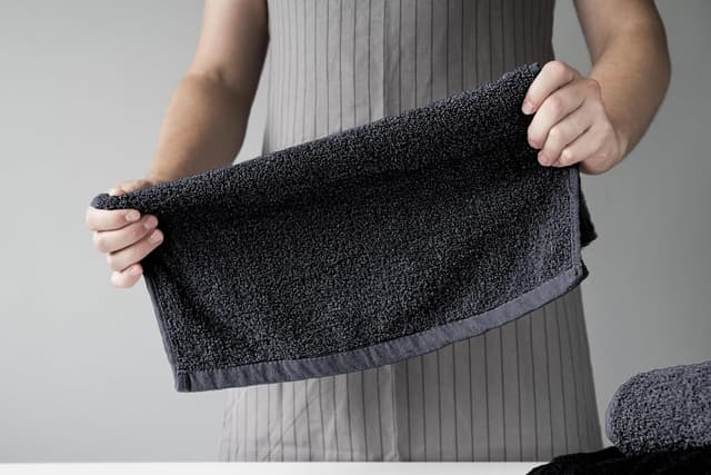 Detalle 2 de SweetNeedle face cloths washcloth set (12 pack) – 30 x 30 cm, 100% cotton, extra absorbent, black