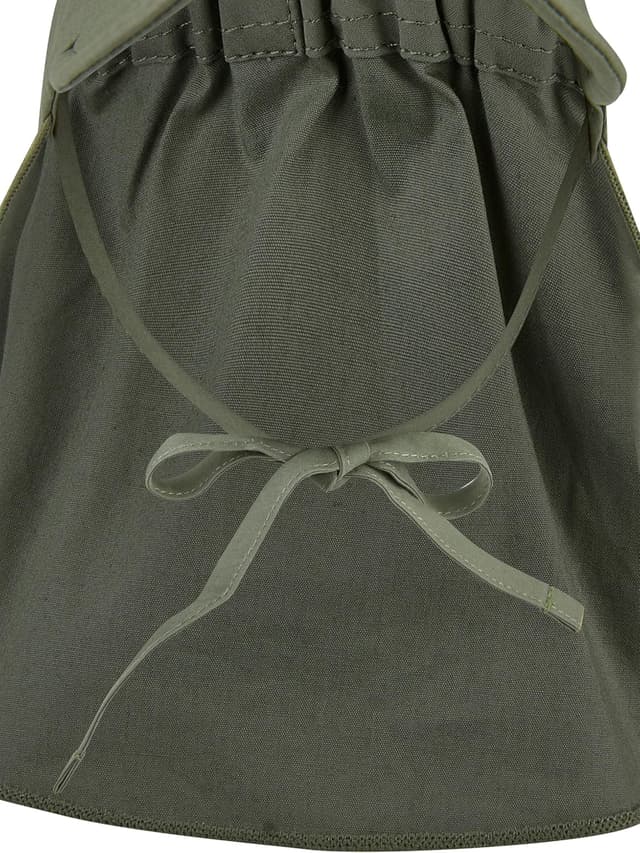 Detalle 2 de Sterntaler Schirmmütze mit Nackenschutz (UV 50+) für Babys und Kinder – dunkelgrün