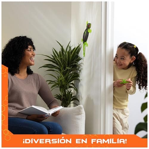 Detalle de HEX BOTS Wallcrawler Gecko, robot reptante con mando y luces para trepar por paredes (juguete 4 años+)