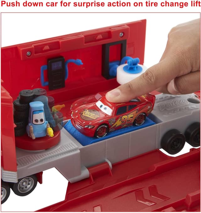 Detalle 2 de Cars Transforming Mack playset 2-in-1