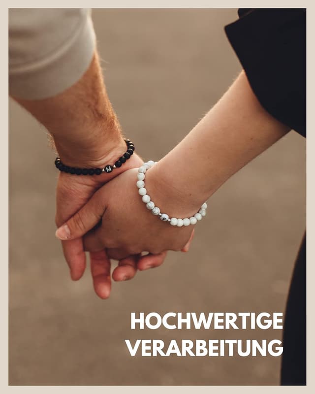 Detalle de GD GOOD.designs Partnerarmband mit Buchstaben-Perlen (Howlith) in Weiß – personalisierbar als Couple-Geschenk
