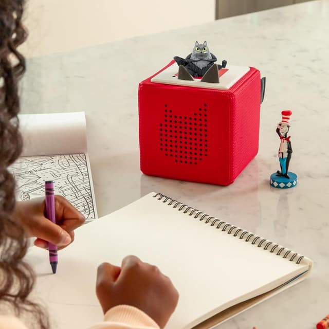 Detalle 2 de Toniebox Audio Character: tonies Toto the Ninja Cat (narrated by Dermot O'Leary), for ages 3+