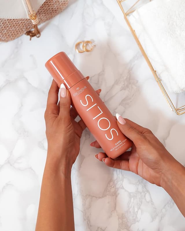 Detalle 2 de COCOSOLIS SOLIS Dark Mousse Autobronceadora Intensa para Piel
