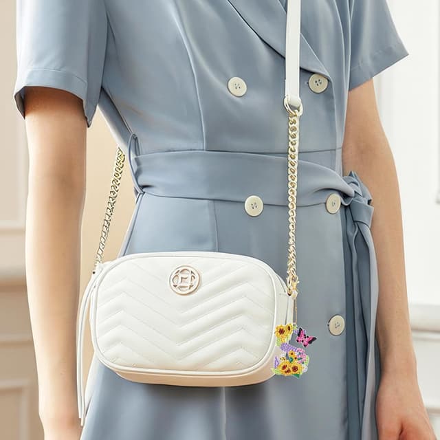 Thumbnail 5 de MWOOT Letter Diamond Art Keychain