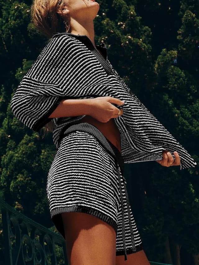 Detalle de Tankaneo Women’s 2-Piece Sweater Set with Oversized V-Neck Knit Top and Drawstring Shorts