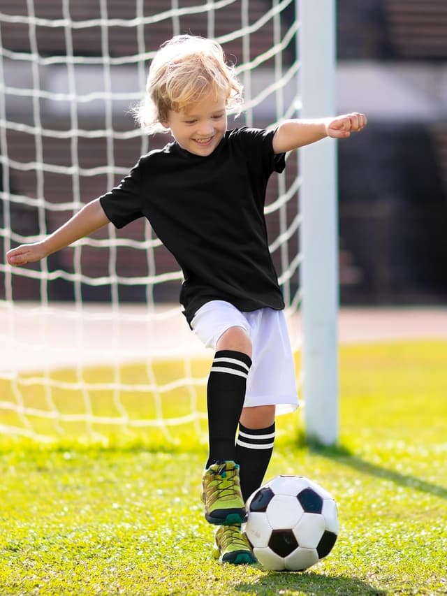 Detalle de Hryrbay Kids Soccer Shin Guards and Socks (Toddler Sizes 3–15) with Double Elastic Straps