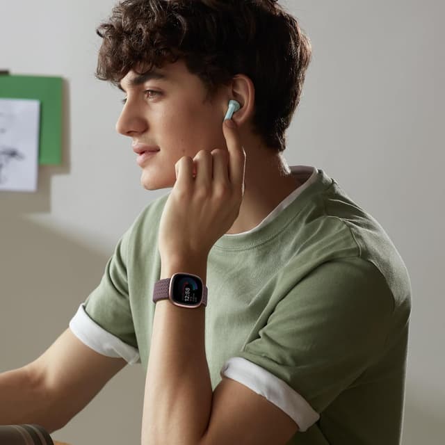 Detalle 2 de Higgs braided magnetic strap for Fitbit Versa 4 / Versa 3 / Sense 2 / Sense (nylon elastic replacement band)