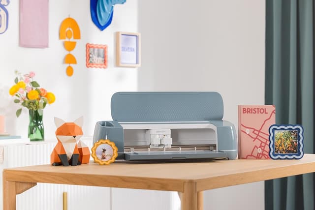 Detalle 2 de Cricut Maker 4 Essentials-Paket Schneideplotter