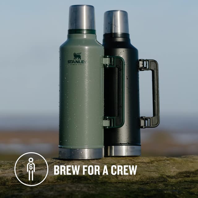 Thumbnail 4 de Stanley Classic Botella Térmica 1.9L - Mantiene Frío/Calor 45h🖤