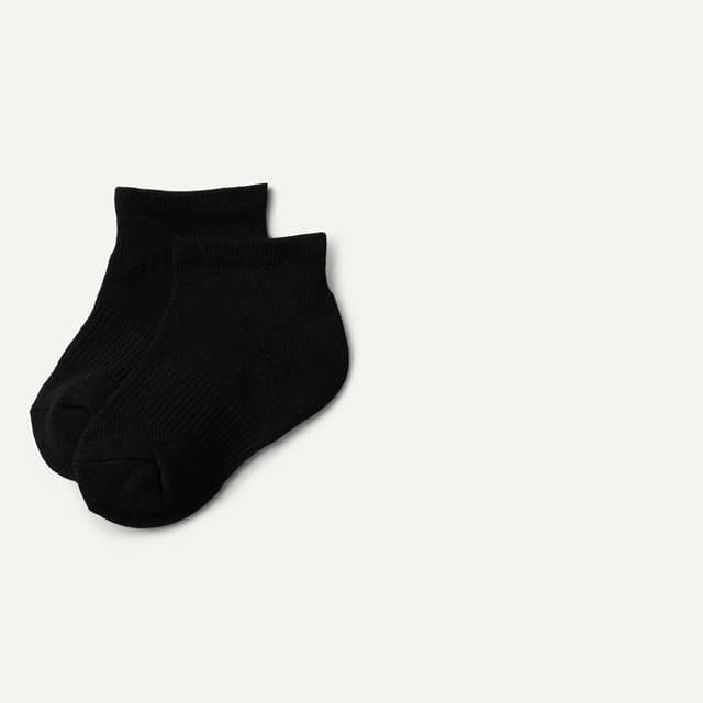 Detalle 2 de Amazon Essentials calzini sportivi alla caviglia unisex per bambini e ragazzi con ammortizzazione a zone e supporto arco plantare