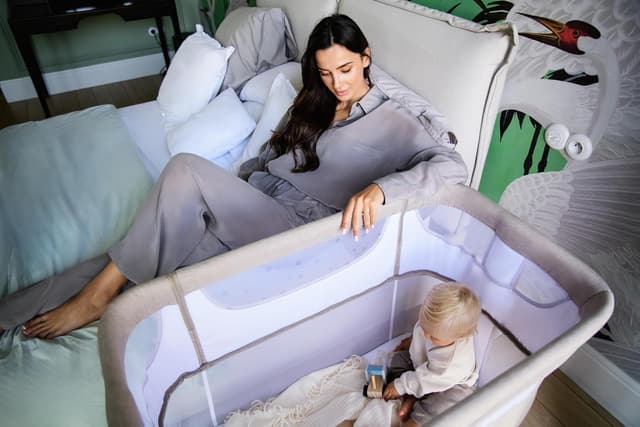 Detalle 2 de Momi SMART Bed 4-in-1 Beistellbett, bis 15 kg