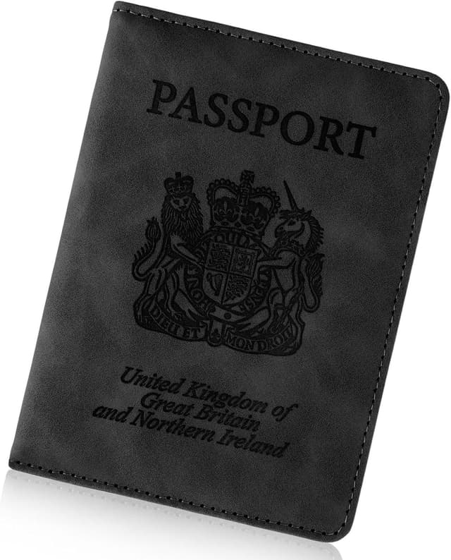 Detalle de Cinocratic RFID Blocking PU Leather Passport Holder – Black travel wallet for passports, cards & tickets