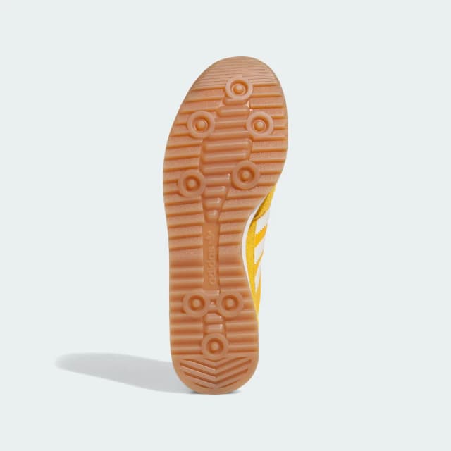 Detalle de adidas Zapatilla SL 72 Rs amarilla: estilo retro para el día a día