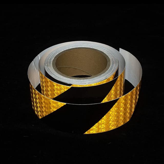 Detalle 2 de XFXIA Reflective Tape (20m x 5cm) Waterproof Self-Adhesive Safety Tape – Yellow/Black