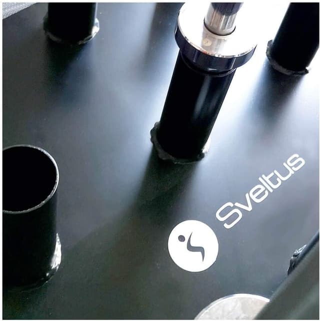 Detalle 2 de Sveltus Rack barres olympiques : rangement pour jusqu’à 9 barres de diamètre 50 mm