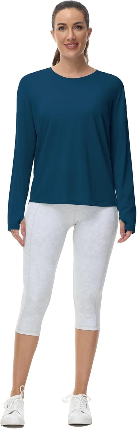 Detalle 2 de THE GYM PEOPLE Women’s long sleeve workout shirts with thumb holes and loose back hem