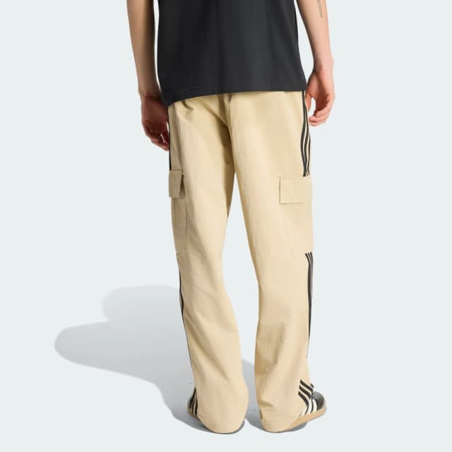 Detalle 2 de Adidas Pantalón cargo Adicolor Beige 3 Stripes